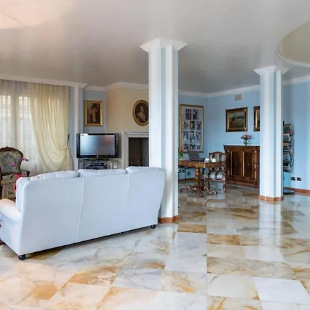 Villa Gabri 8&2, Emma