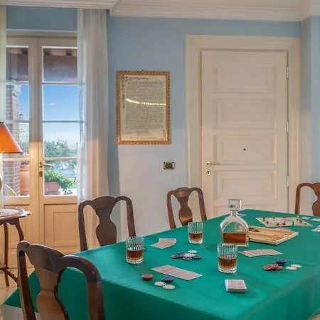 Villa Gabri 8&2, Emma Montecarlo