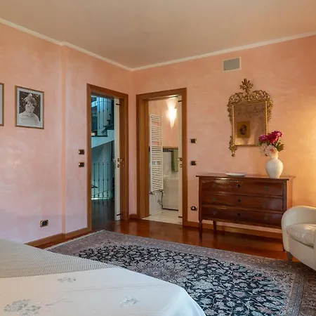 Villa Gabri 8&2, Emma Montecarlo