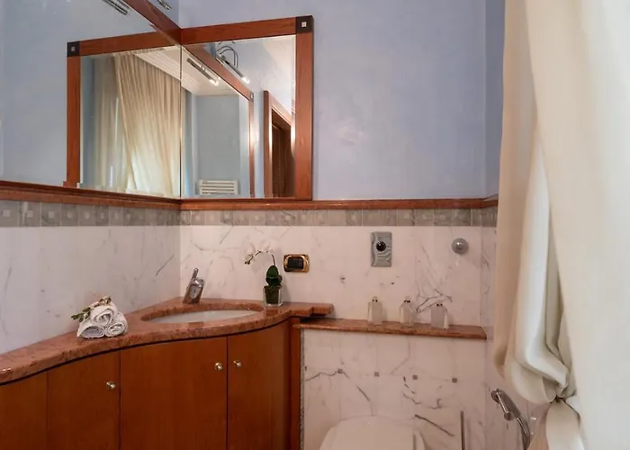 Gabri 8&2, Emma ヴィラ